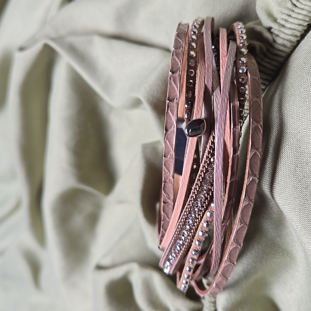 Easy Magnetic Snap Leather Boho Bracelet
